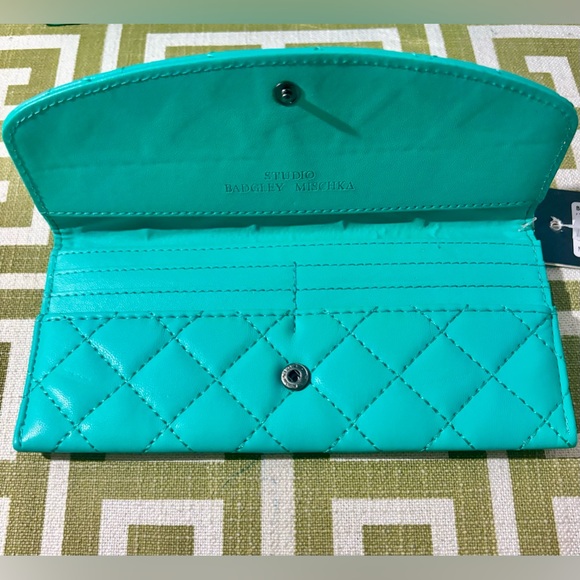 SOLD! NEW! Badgley Mischka Bombe Quilted Beaded Pearls Crossbody & Long Wallet - Picture 6 of 14